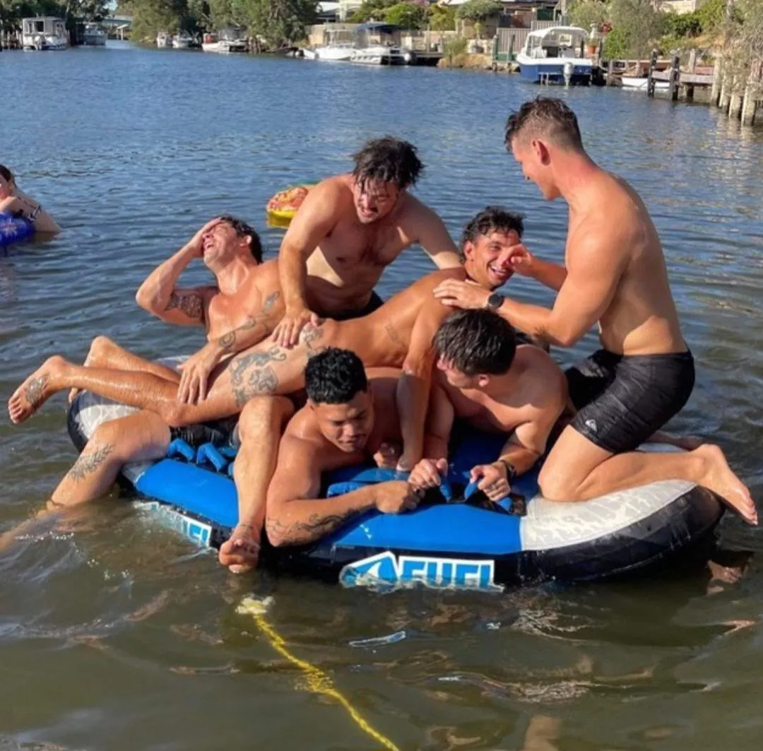 Hold on fellas posted by str8homies