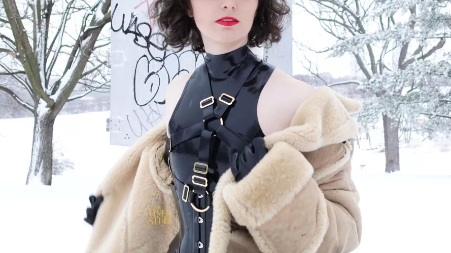 Hot girls don't get cold by TheFinerStuff