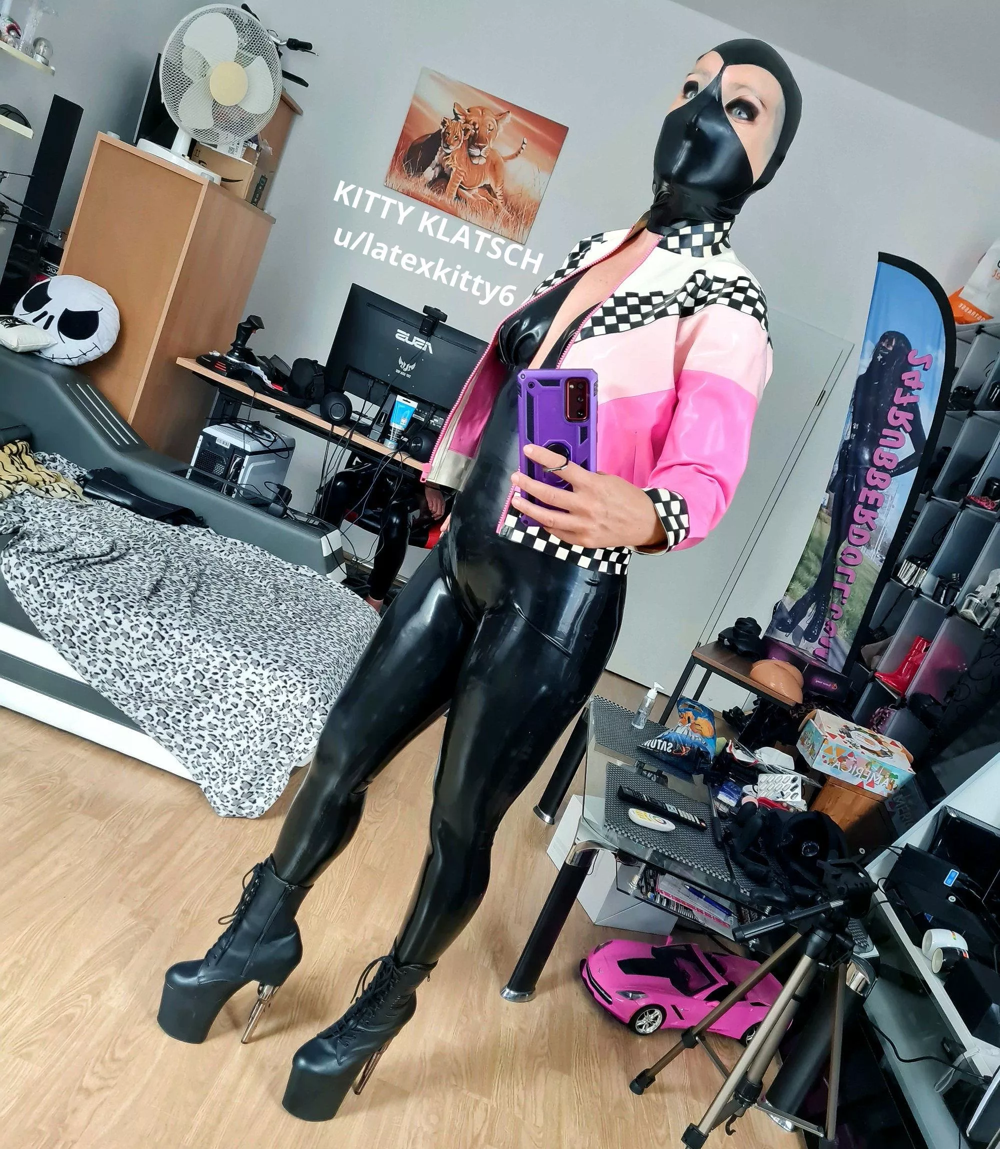 I am a fetish obejct posted by latexkitty6