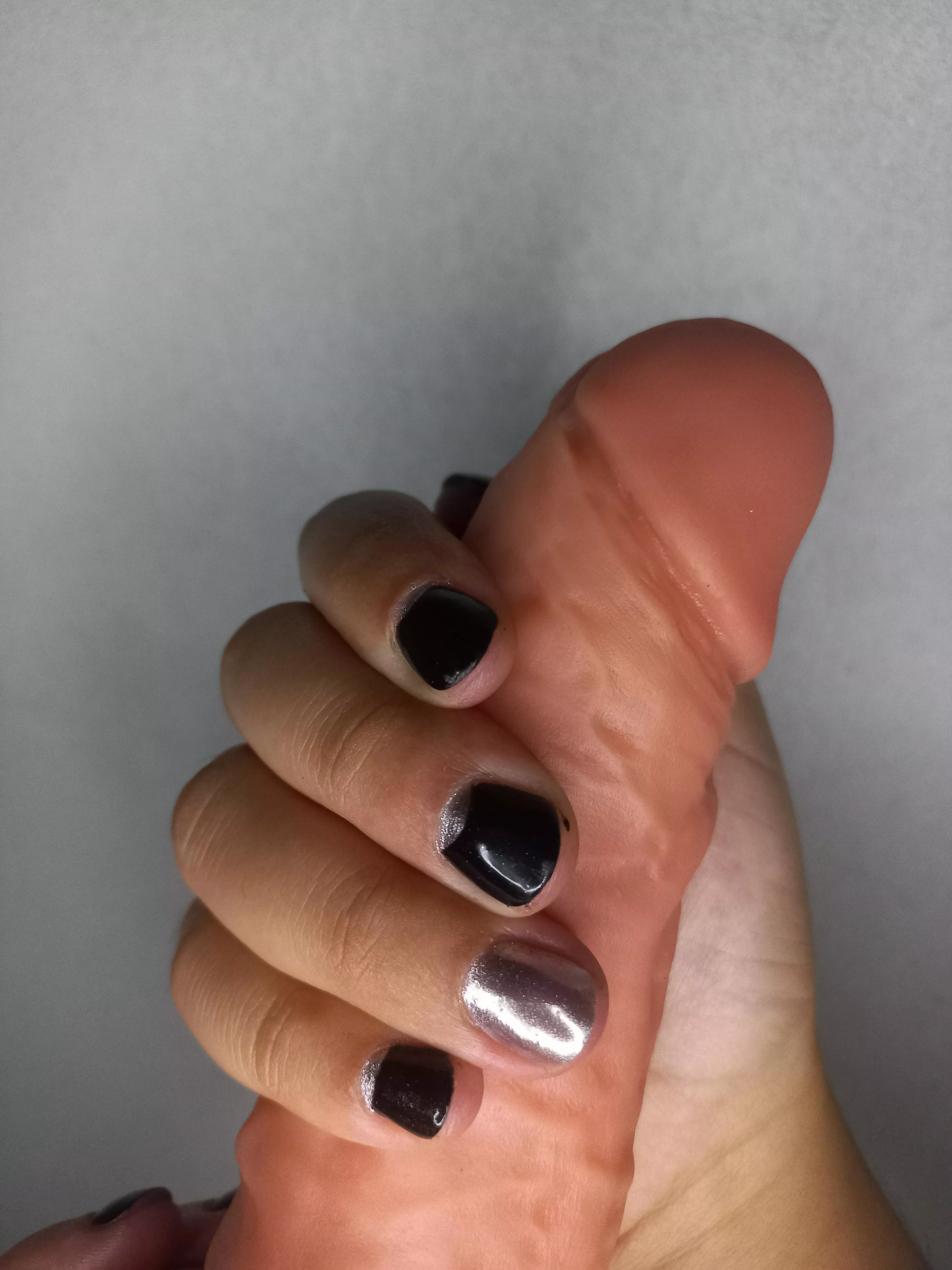 I love wearing my nails like this  posted by sweetdemonss