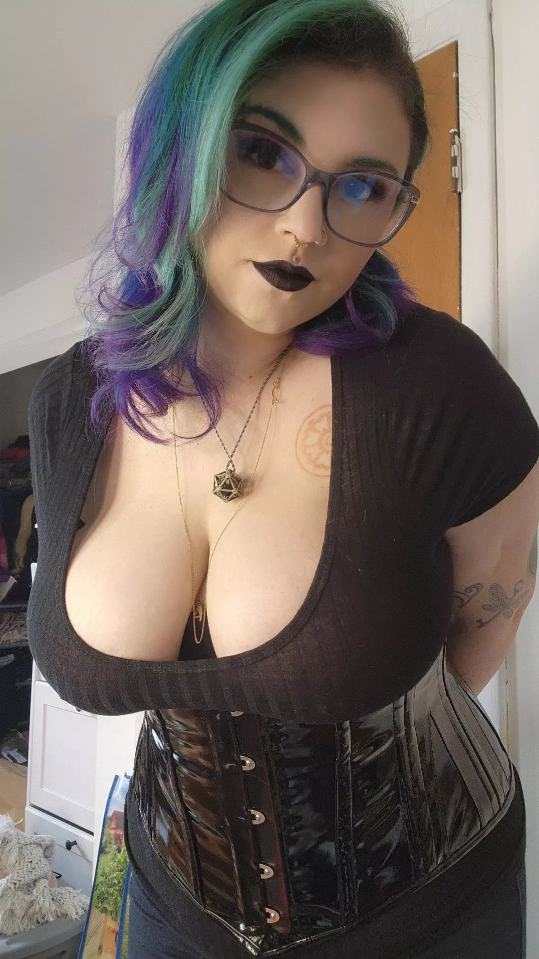 I was thinking about saving this corset look until tomorrow by tbh, I was just really excited to see what you guys think. I haven't worn a corset in so long, which is a shame because I have so many.  posted by The-Lady-Disdain