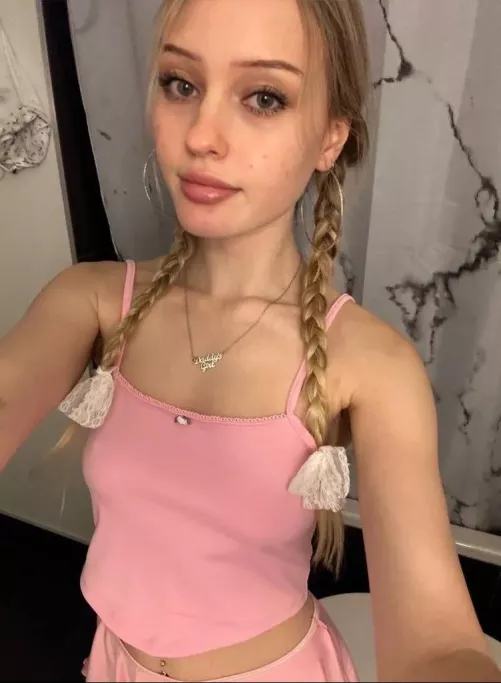 I'm 18 and single, I wanna look sexy... Do I look good? by eetuthelmob