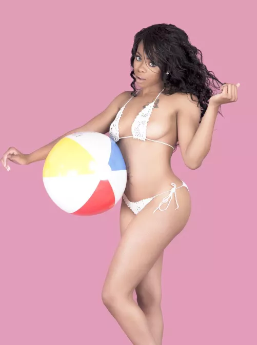 I’m a fine azz black girl, of course I get princess treatment by realmishamilan