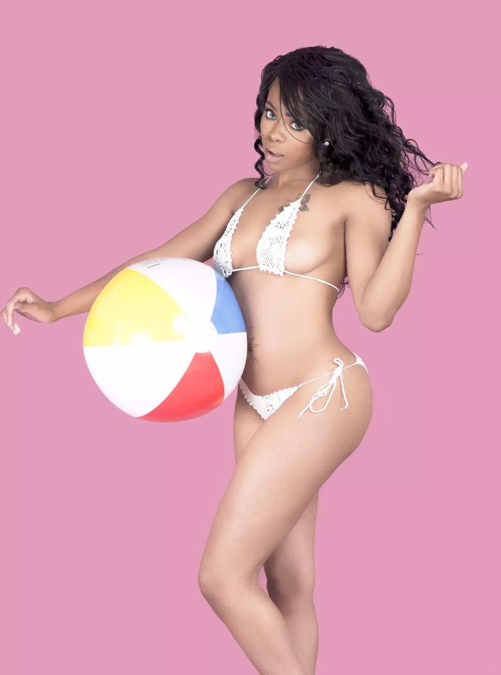 I’m a fine azz black girl, of course I get princess treatment posted by realmishamilan