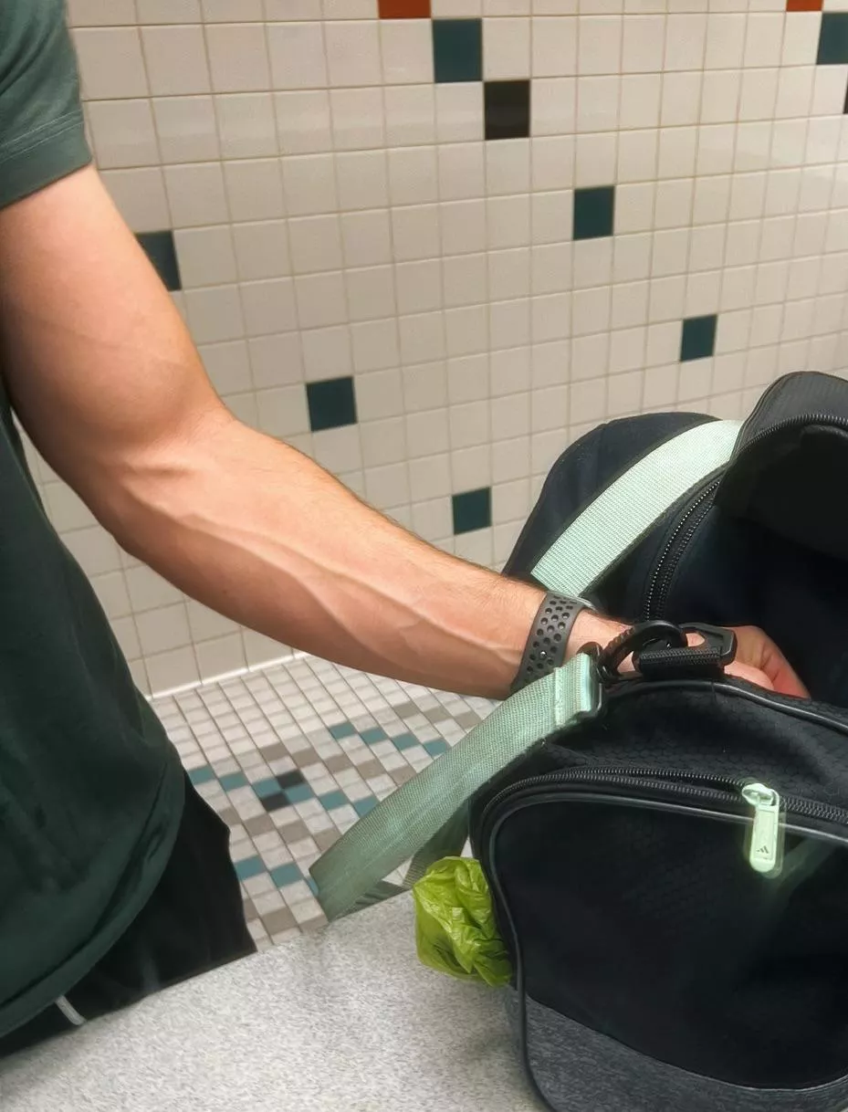 Just finished lifting, can I come over and lift you next? posted by martymcfliez