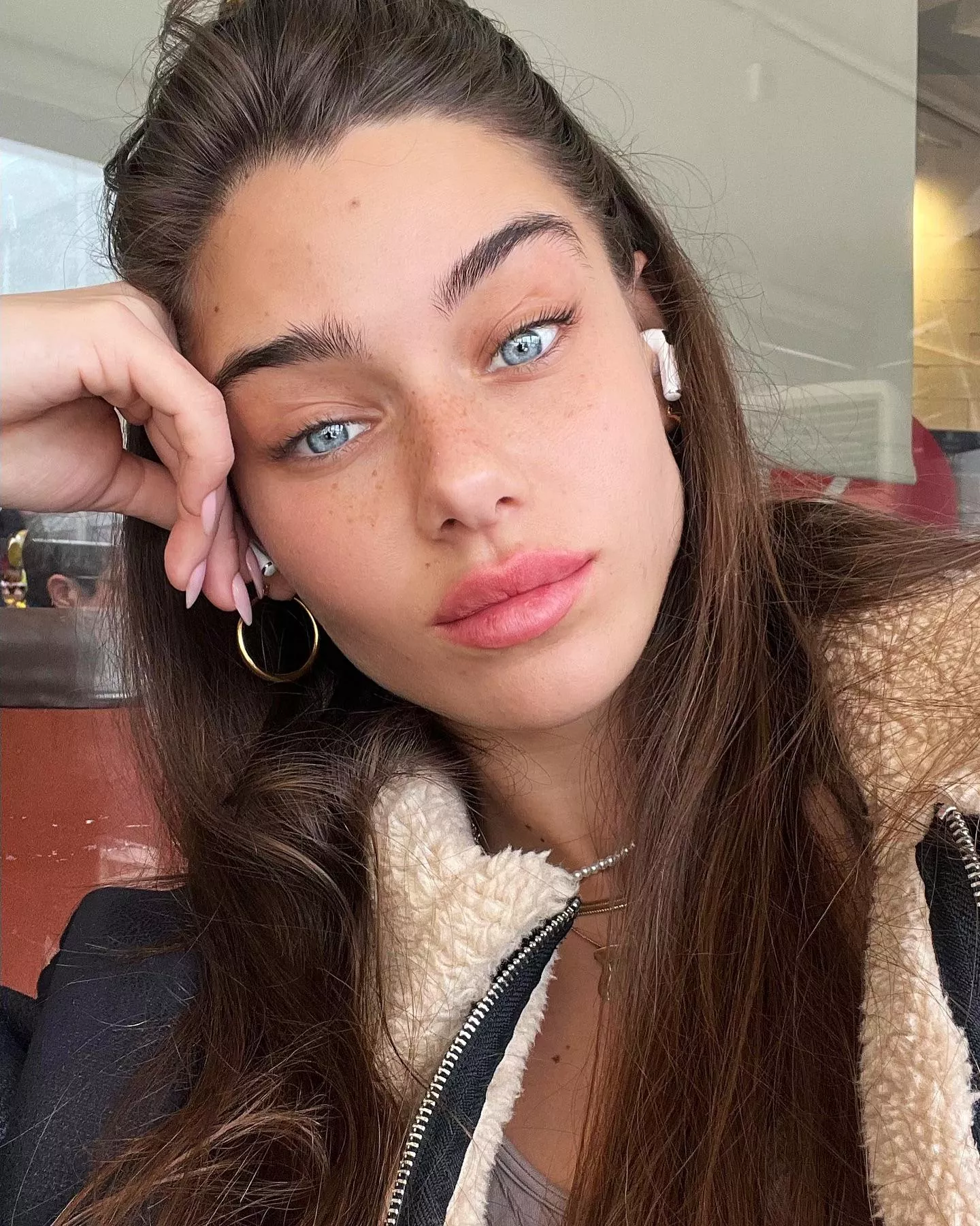 Milana Vino posted by Slow_Ant_1409