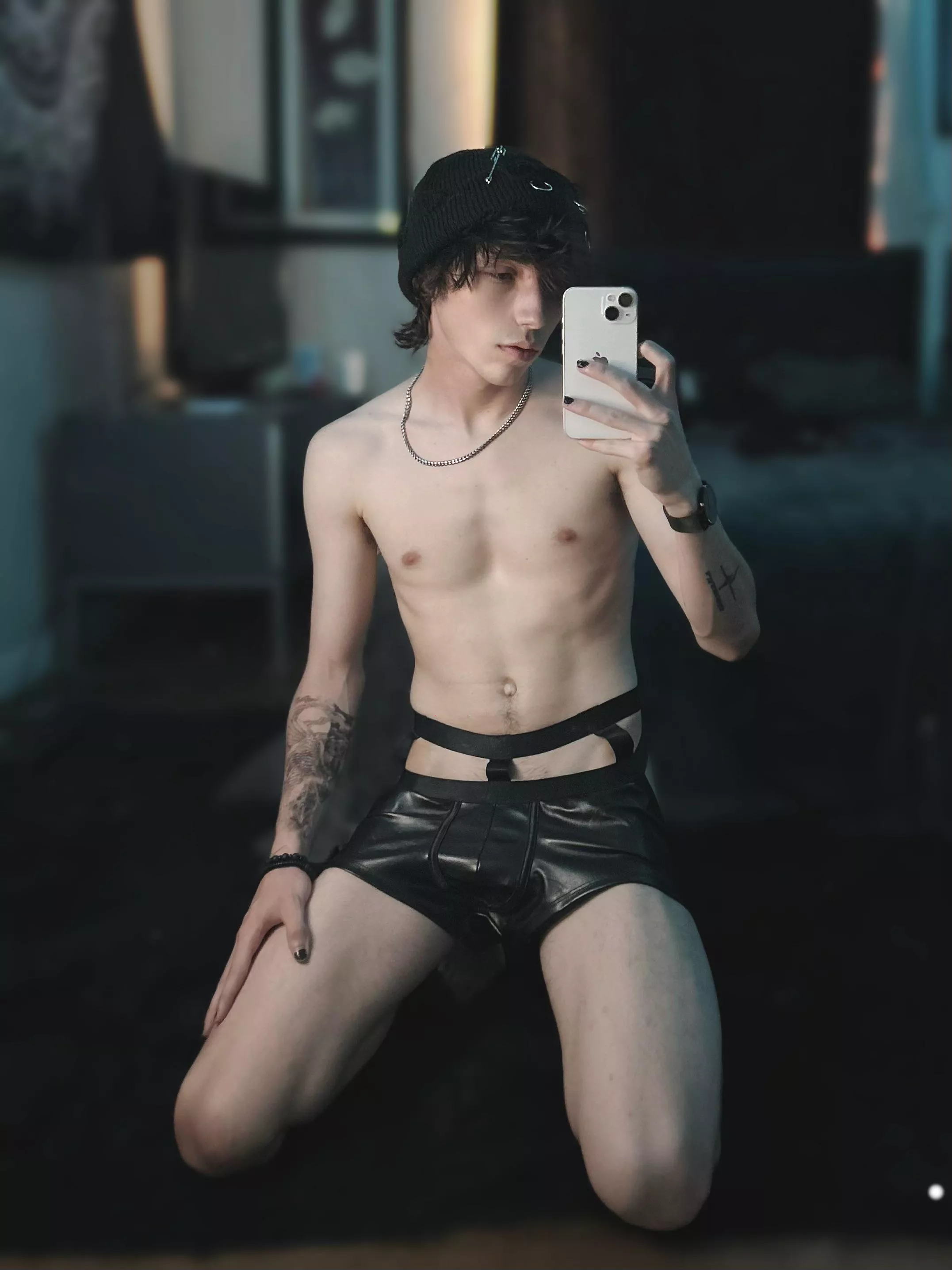 My girl broke up with me today so fuck it, I’m sucking cock tonight [19] 🥹🙊 posted by EyeAdmirable8206