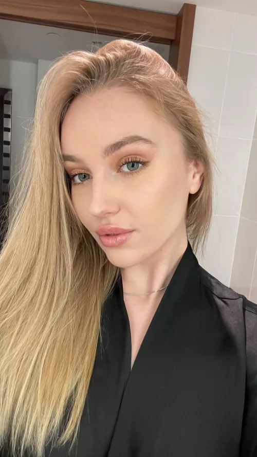 Natural blonde by PiifulSalt