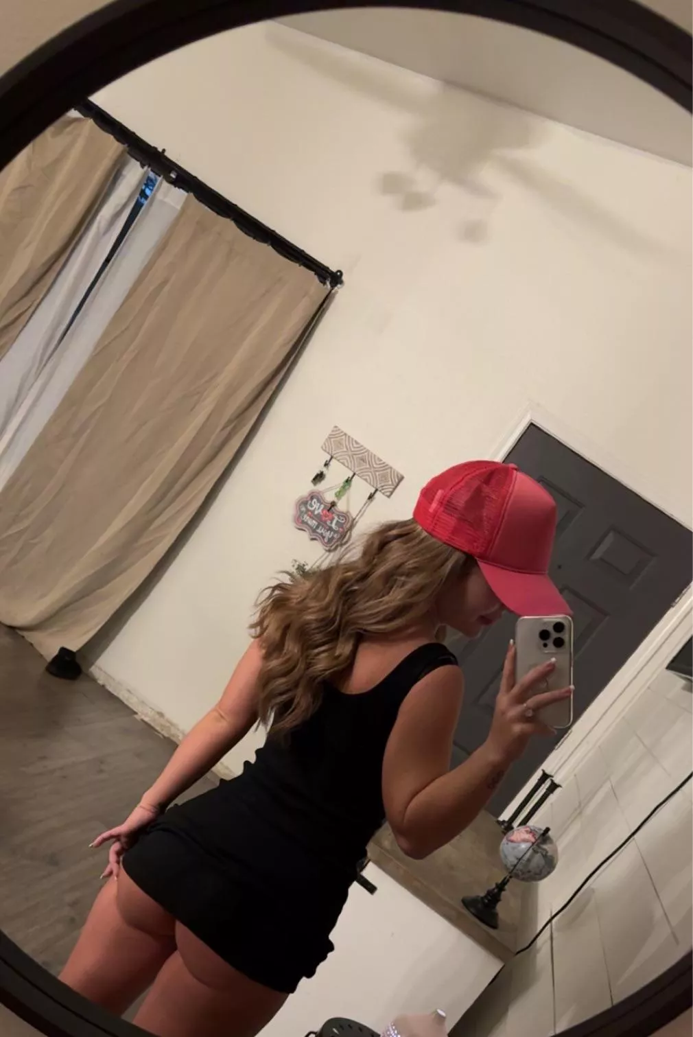 Naughty mommy ready to play  posted by mkbabayyy