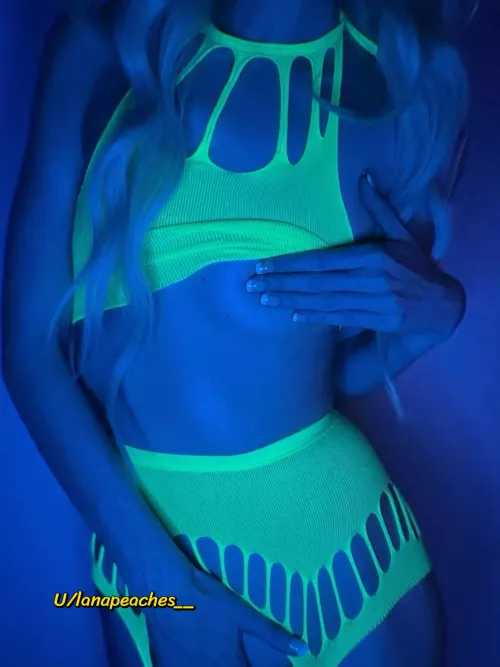 Neon by LanaPeaches__