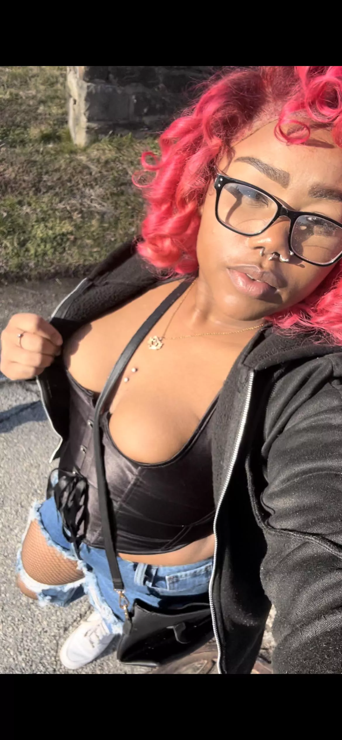 Pretty posted by FunsizeEbonyy