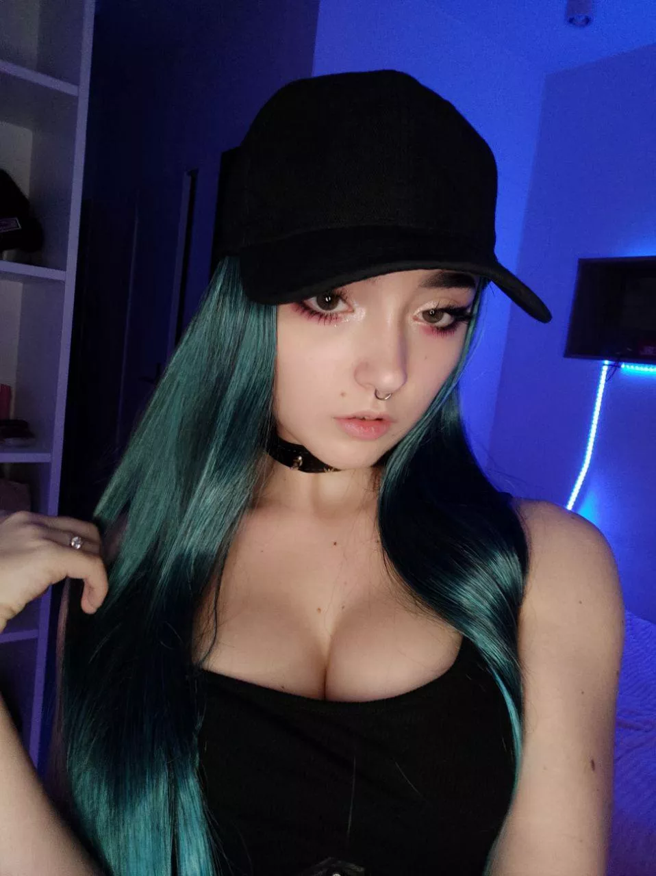 The brightest blue green you've ever seen posted by EBAHLITA