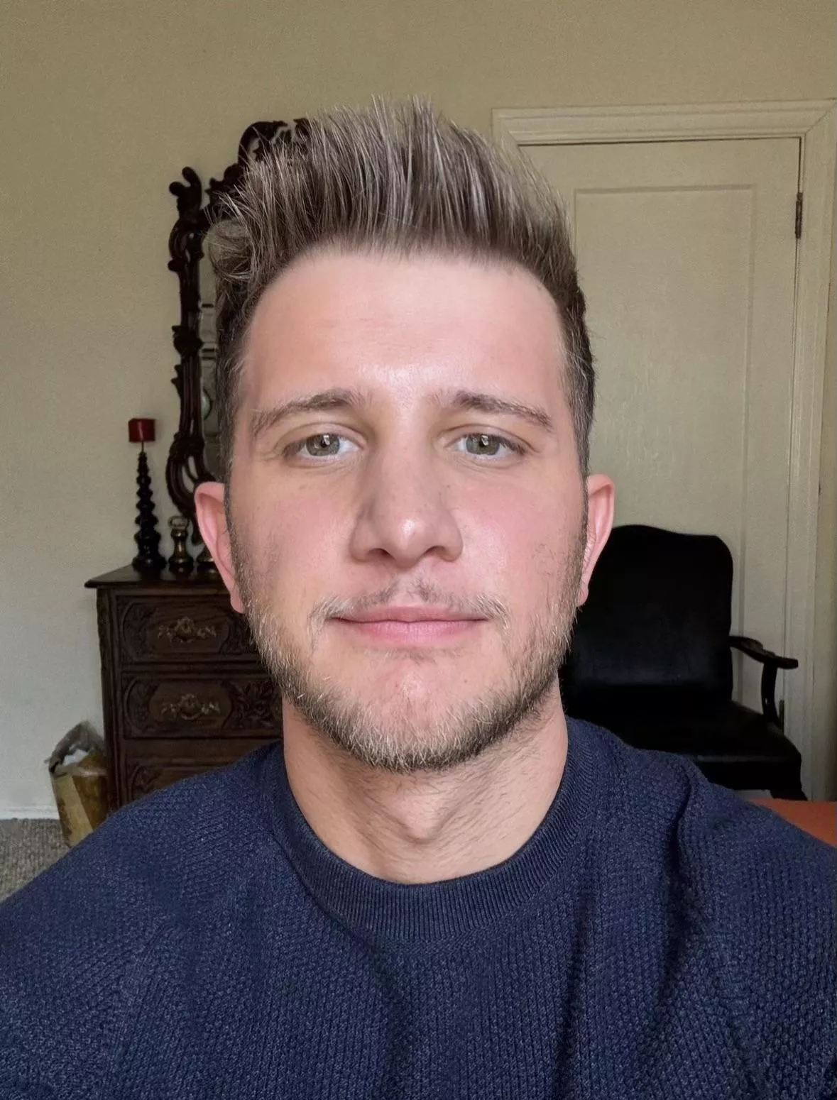 A message to my younger self; one day you’ll actually like the ‘bigness’ of your nose, and apparently so will others… posted by Holyhips