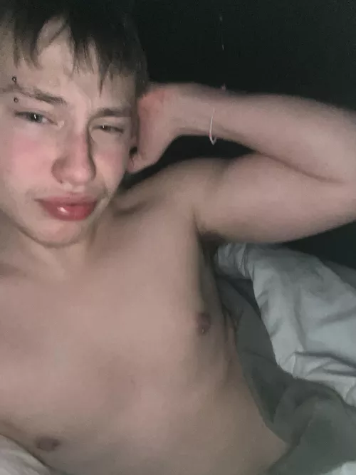 Are you into 18yr guys w big forearms? by Jessdudez