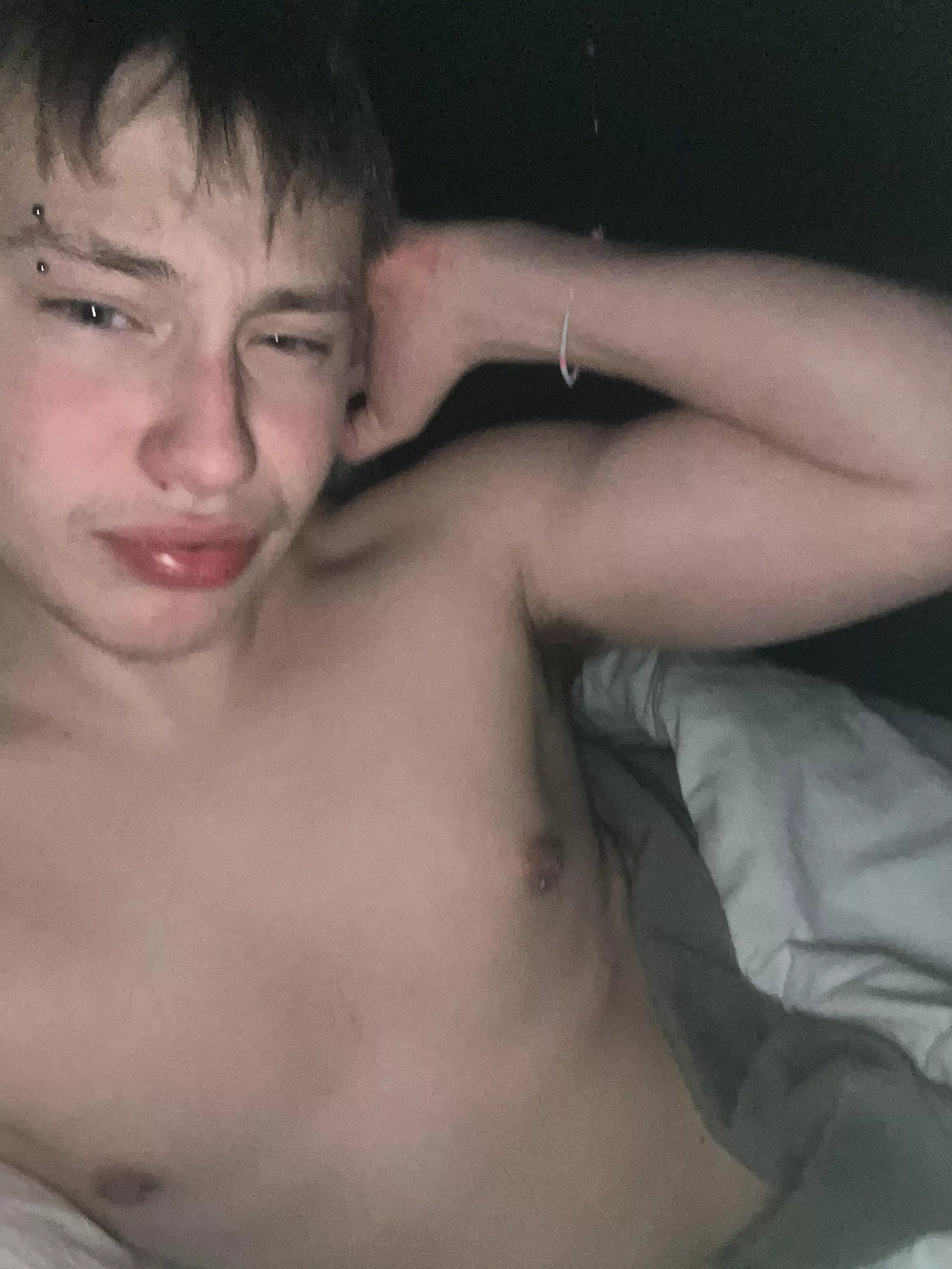 Are you into 18yr guys w big forearms? posted by Jessdudez