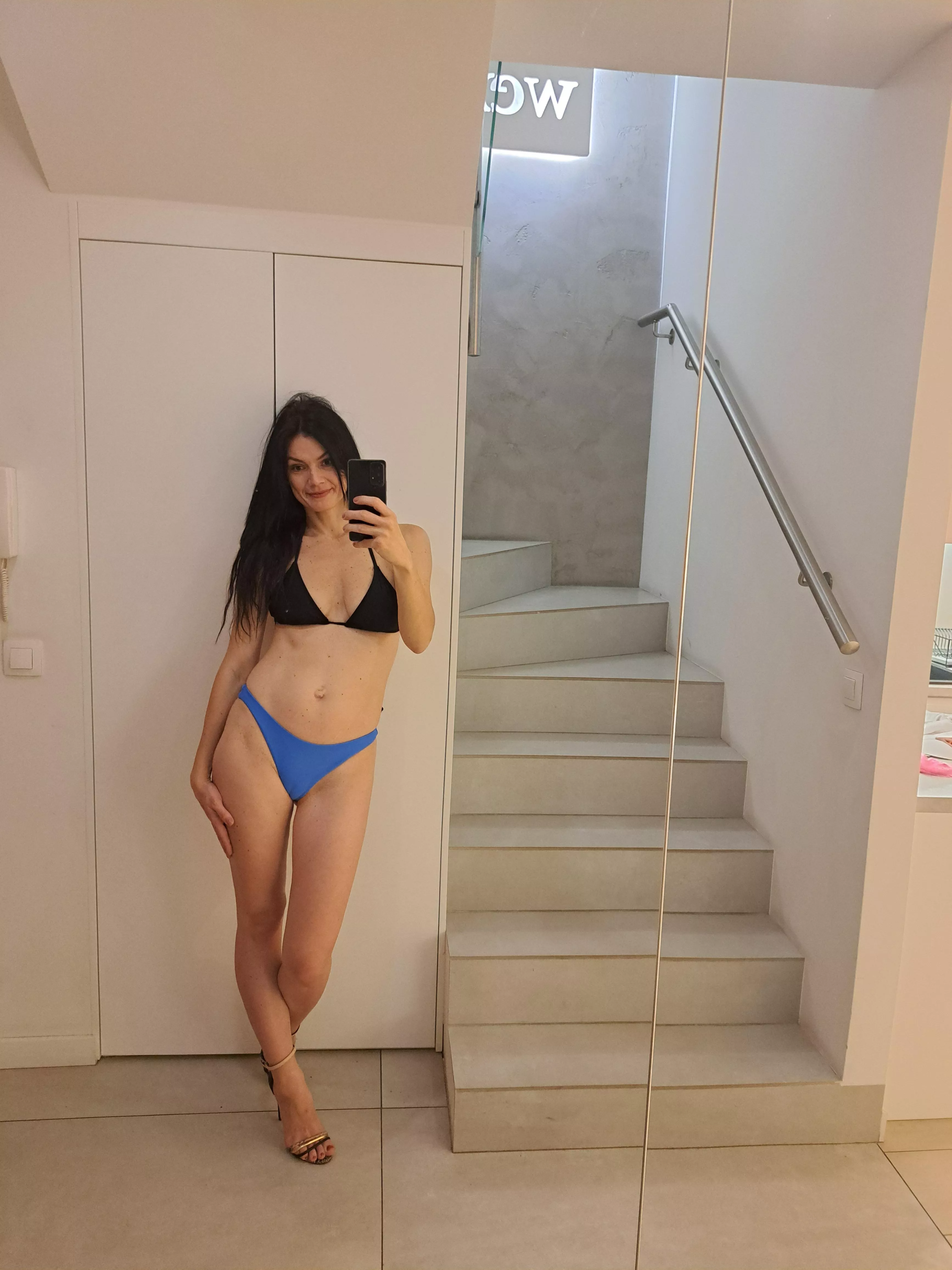 Black and blue 🖤💙 (f36) posted by MartaPeonly