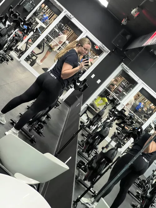 Cardio bike blast to finish the workout  by bigduchvip