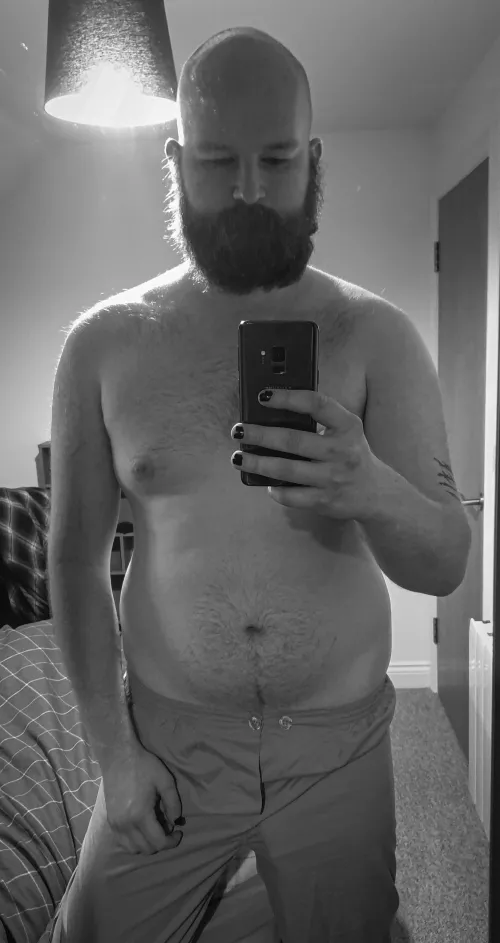 Day 4 of being ill: I have experienced a phenomenon called bedbeard from constant sleep. Also, super bored.  by Theguywhosdoingok