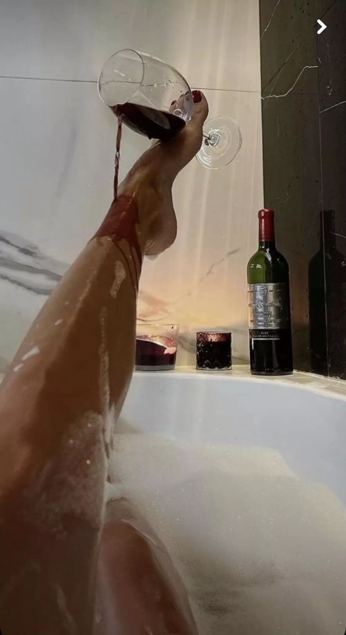 Foot fetishists, this one's for you! 🤩 posted by finesufferer928