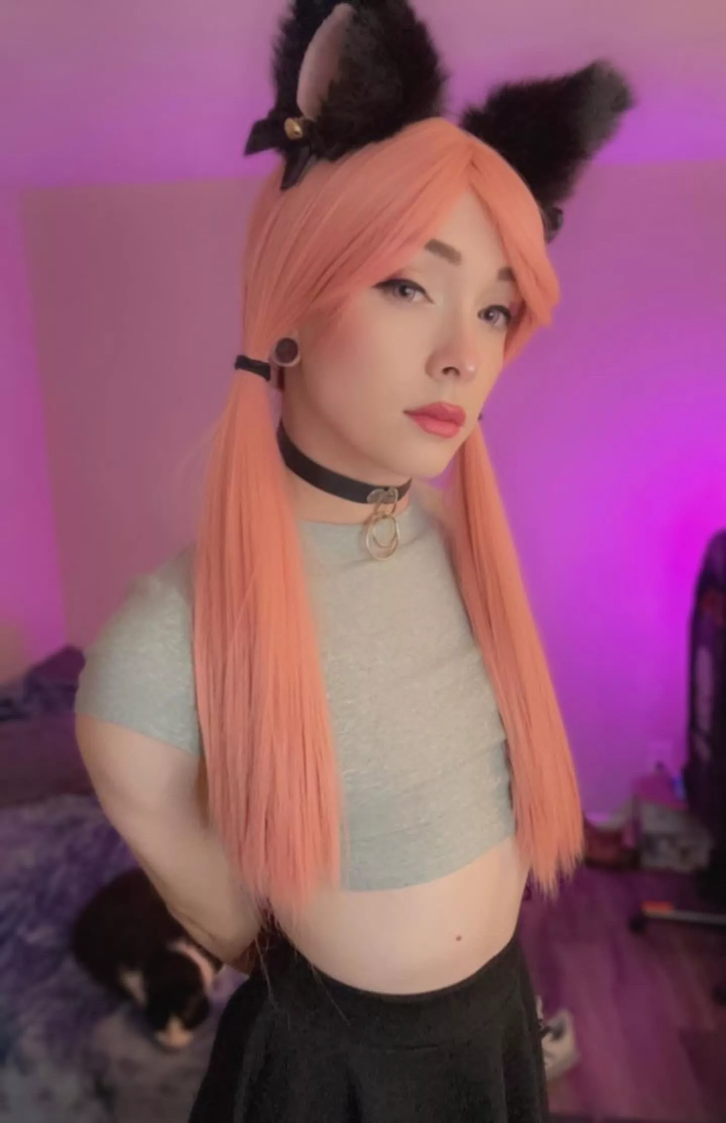 Ft. my cat and dirty room :3 posted by JoseiOtoko