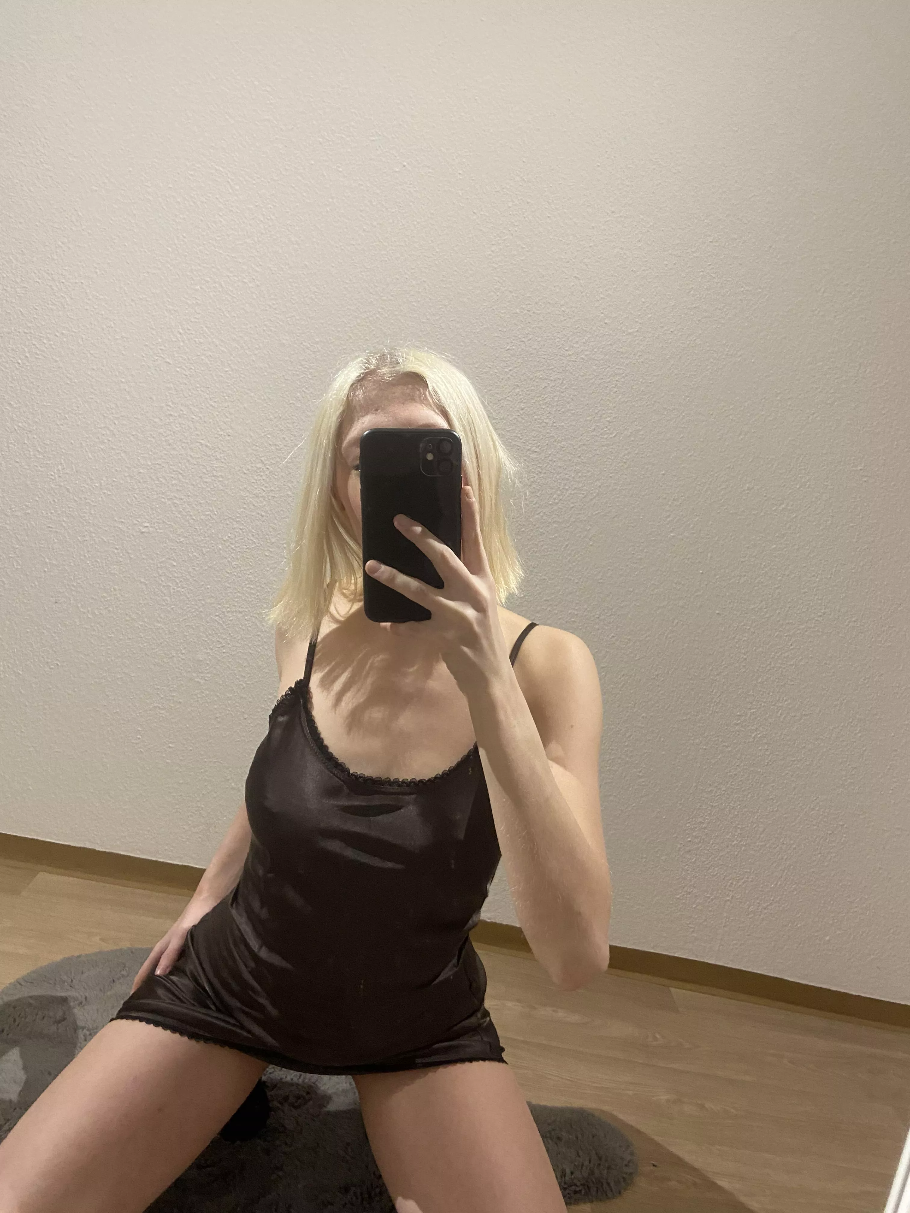 getting down on my knees in front of you posted by brav_mda