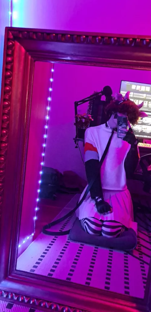 hellos I'm new:3 by Series_Creative