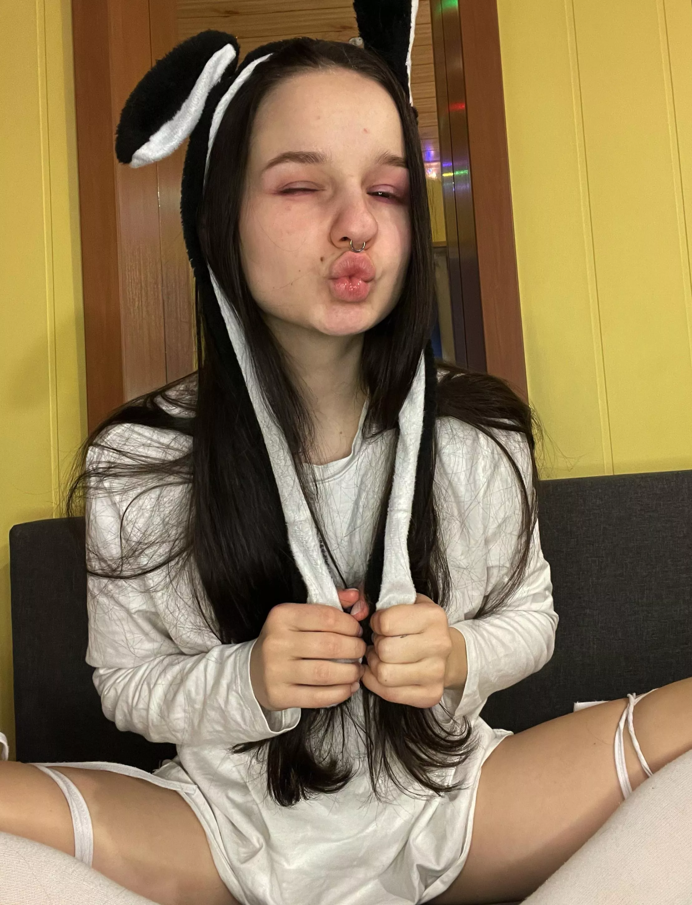 I am hot aren’t I posted by romanystock99