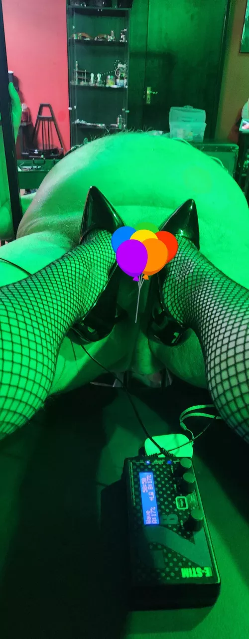 I wonder if these balloons pop! by waynerichard101