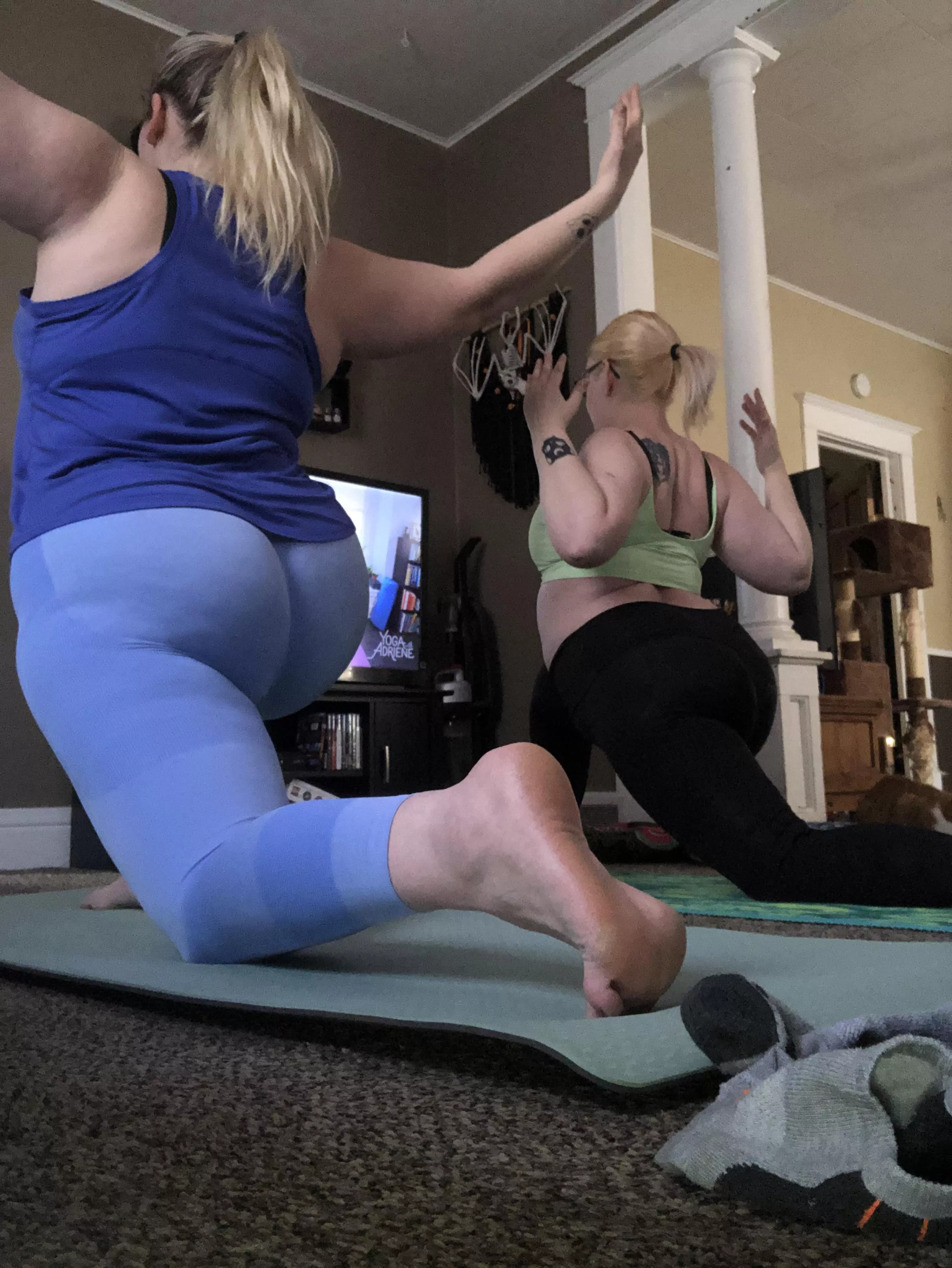 Low lunge with the BFF!!! posted by PLANTSN0TPE0PLE