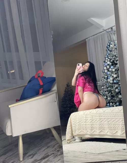 Mirror mirror tell me my ass is the best by Tiedbonasa