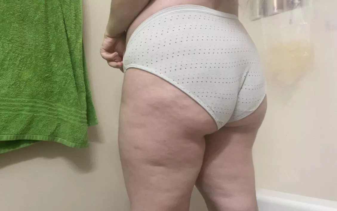 My favorite colors in these are white and black  posted by SweetHoneyTree