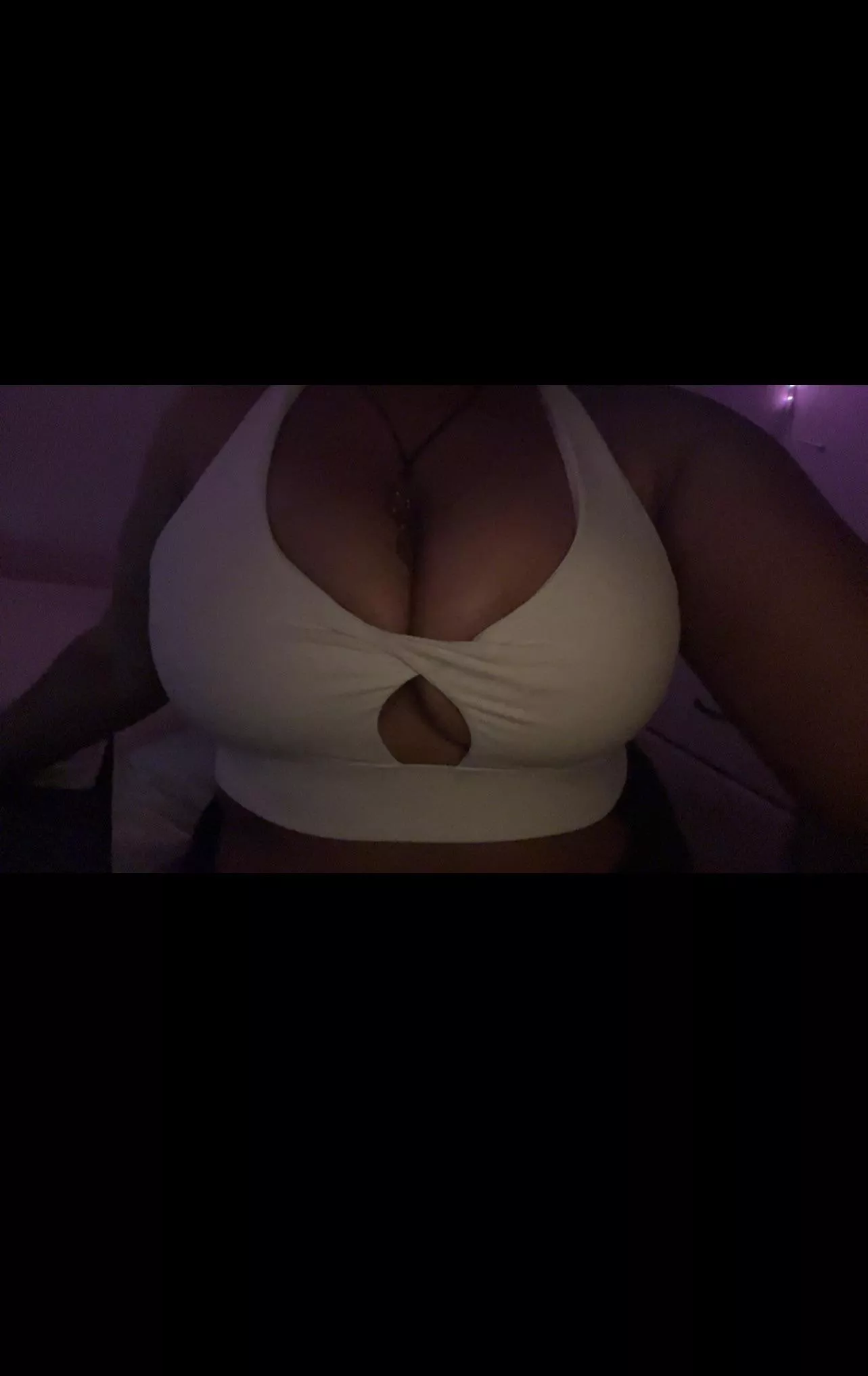 new sports bra🥰 posted by y2knaomi