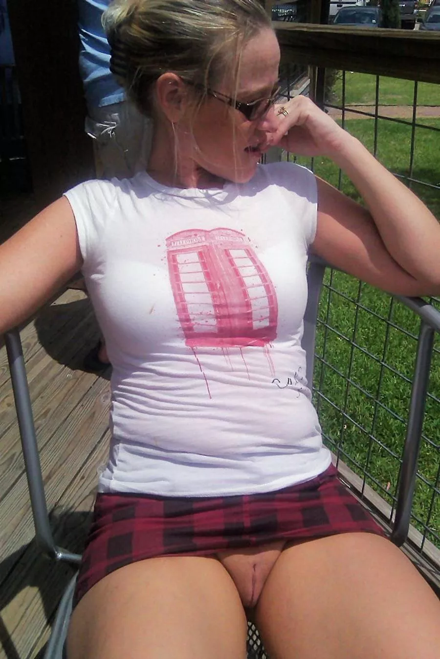 No Panties! posted by Grillandia