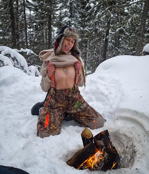 No tits 🪵 by cumslutt9_