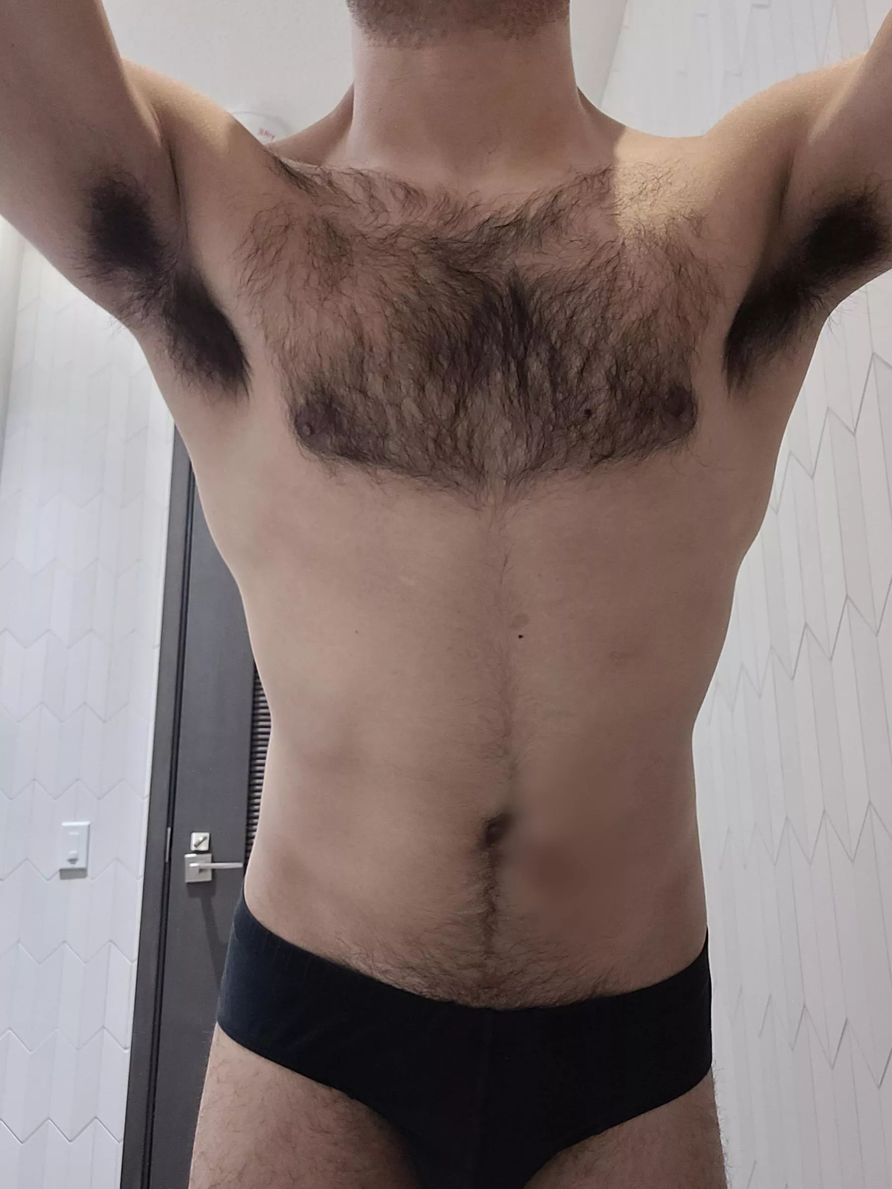 Not sure if my chest is going to keep getting hairy??? 😅 posted by Laro_Cervantes