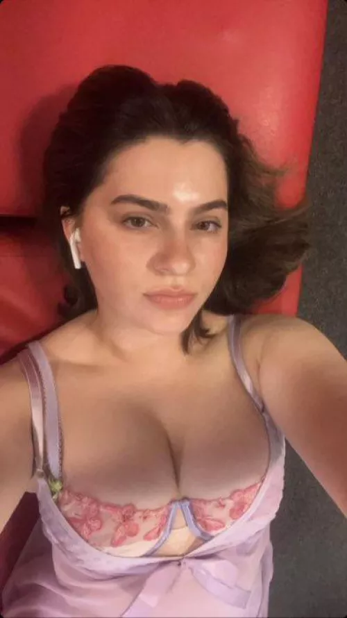 Selfie by rednecktrucker69