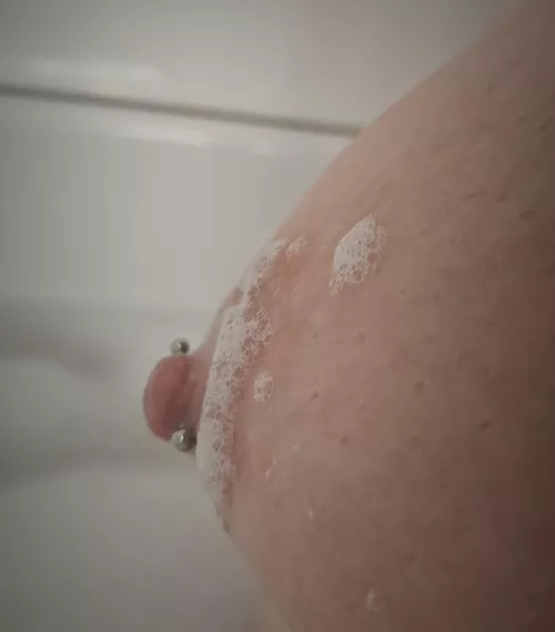 Squeaky clean😉 by ITookTheHotelKey