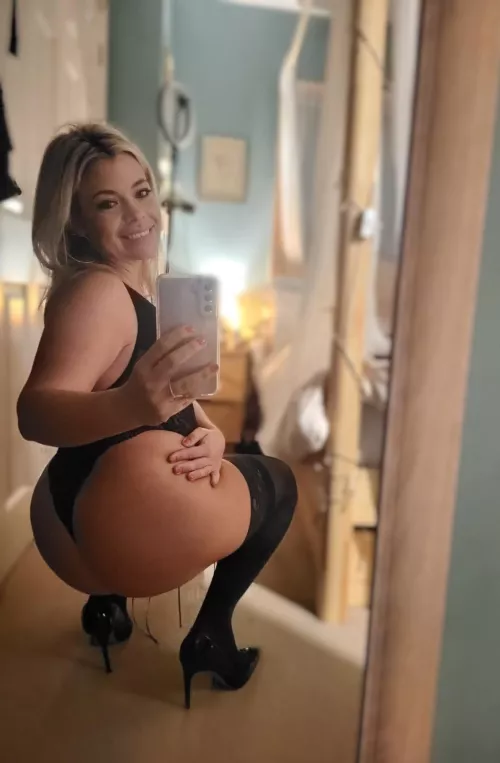 Sweet smile with naughtiness to cum by FrankieFiestyMilf