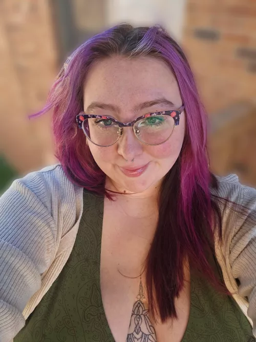 up & can't sleep, hope you're having a good night💗 by sapphiremelonz