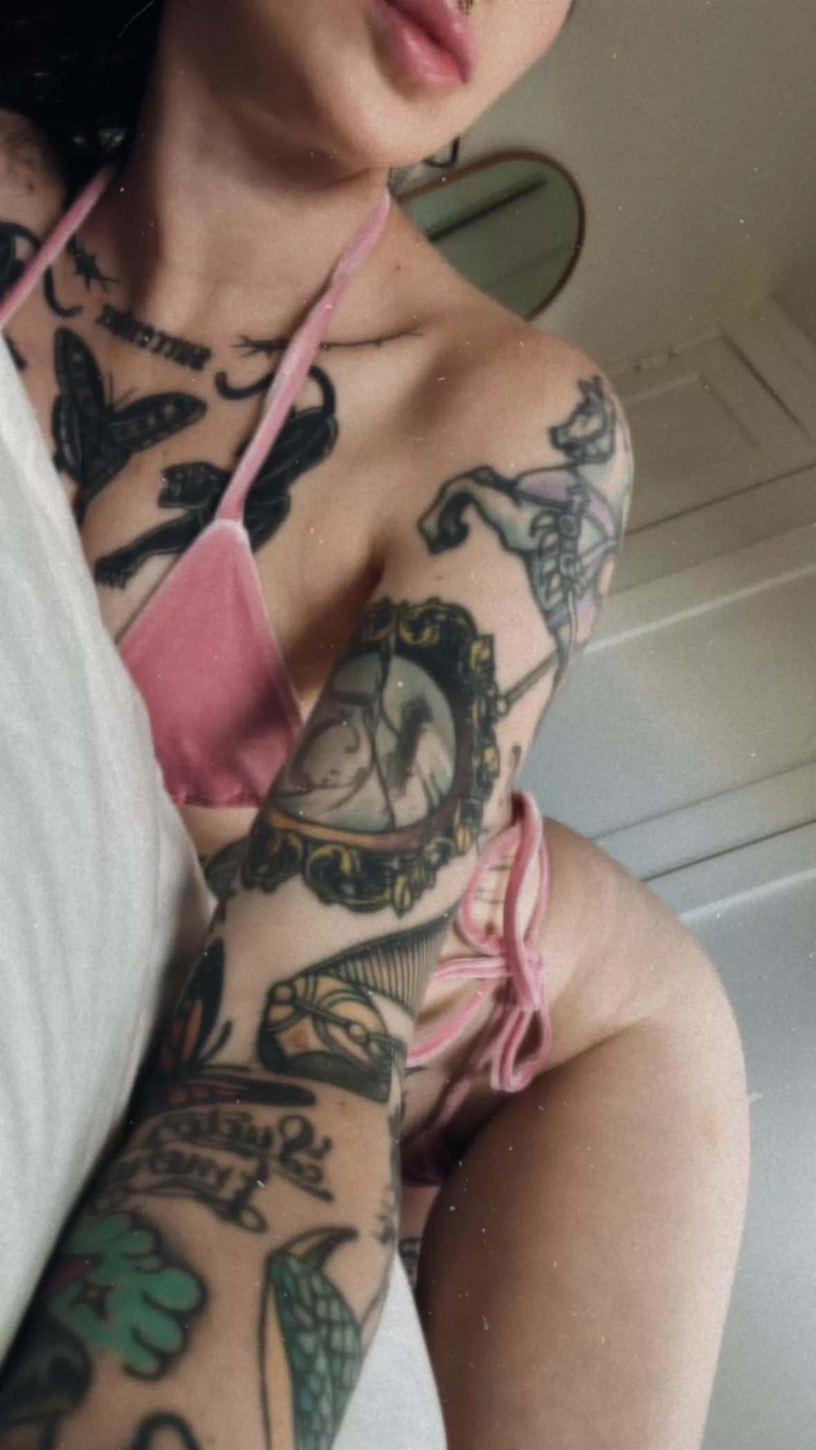 what if i sent u sexy photos while ur in a meeting 😈 posted by cookieroseofficial