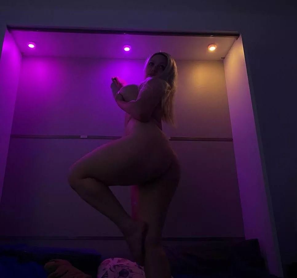 When you see a pretty ass, is your first instinct to eat or fuck? posted by rp_boy