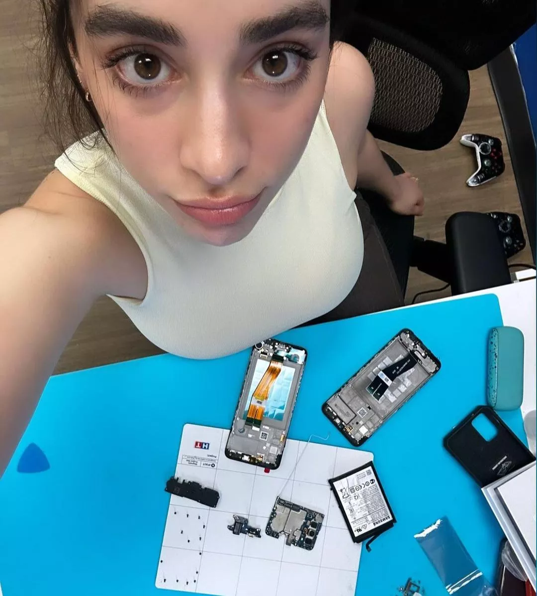 White Top  posted by Plastic_Librarian_12