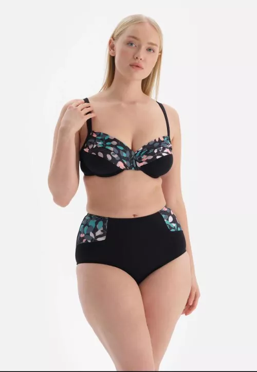 Who is she? by LongJohnSilversIsBad