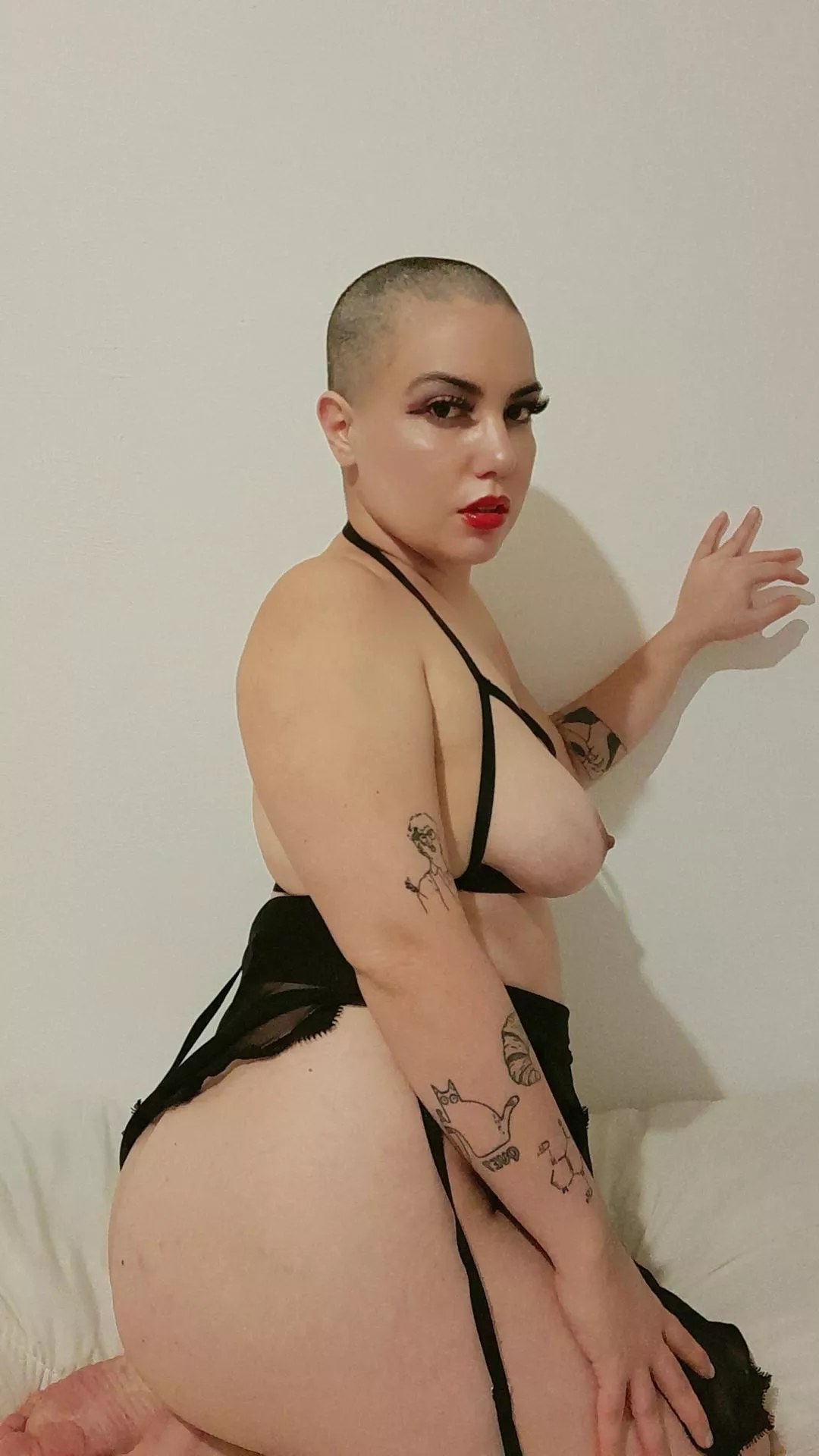 Would you fuck a shaved girl ? posted by cherrypieok