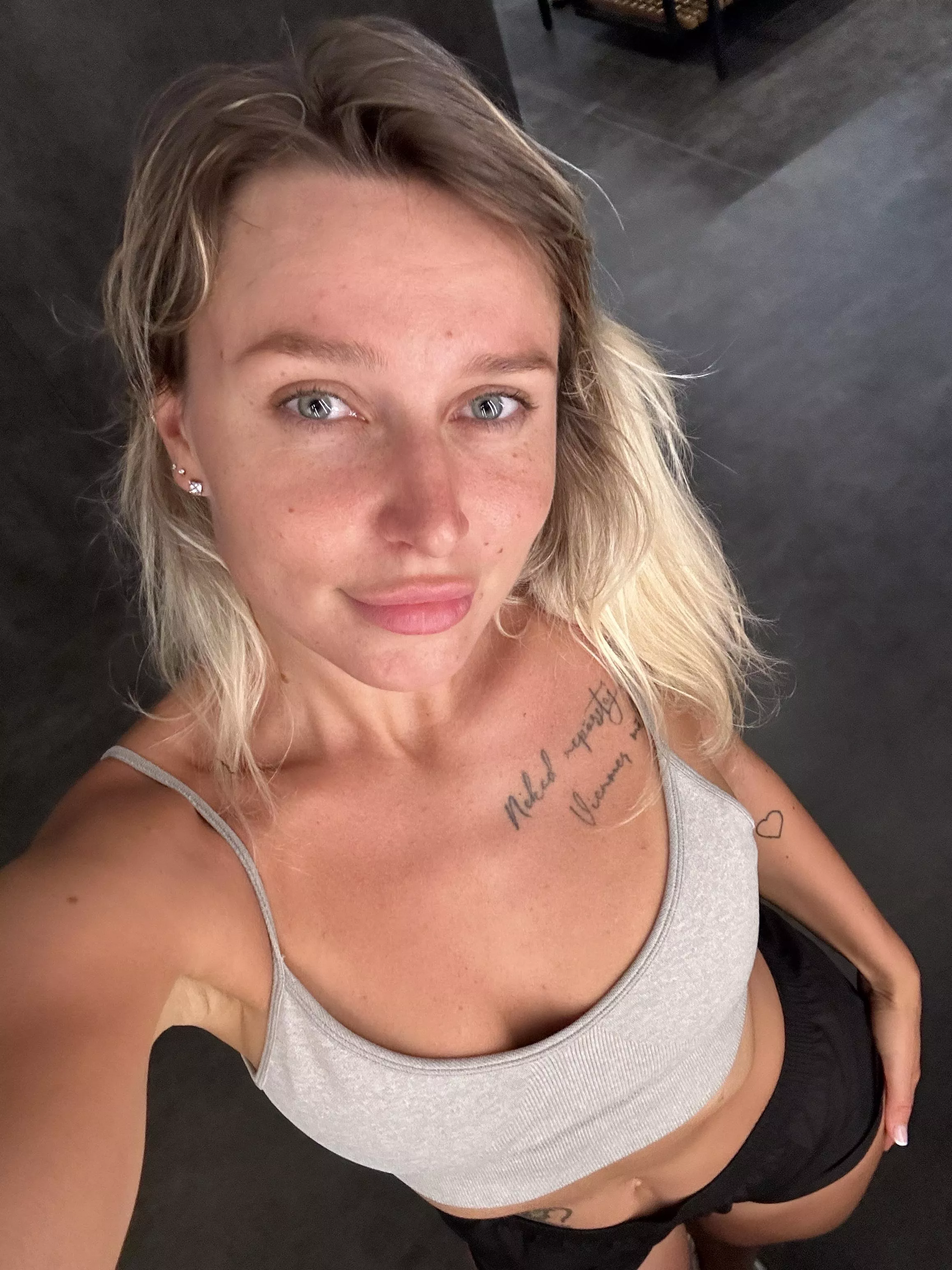 A good outfit for the gym [f] posted by Striking_Relative242