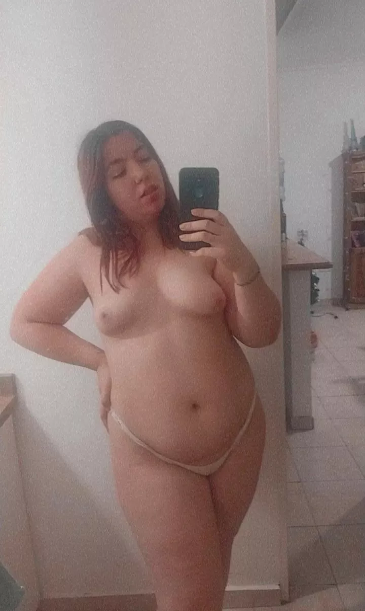 Amor! I'm looking for a gamer boyfriend 😍 posted by Adaraxfans