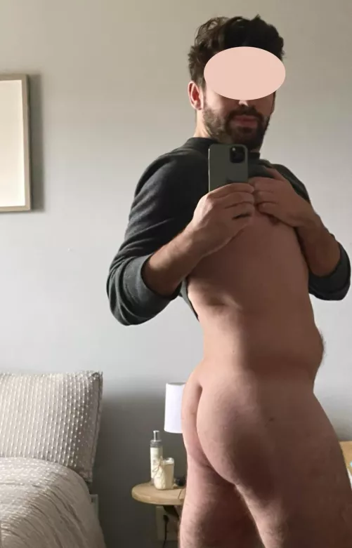 Are beards and butts a thing or should I just stick to the basics? by NSFWPostsAlt