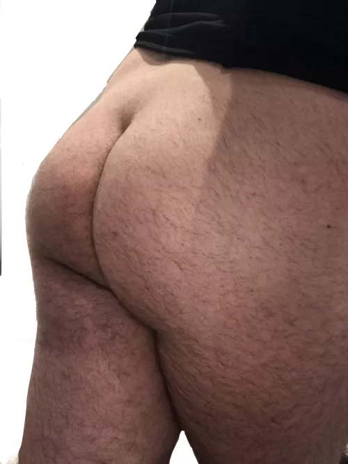 Are you willing to play with a hairy ass? 🍑 by L0n3ly_S0ul_24