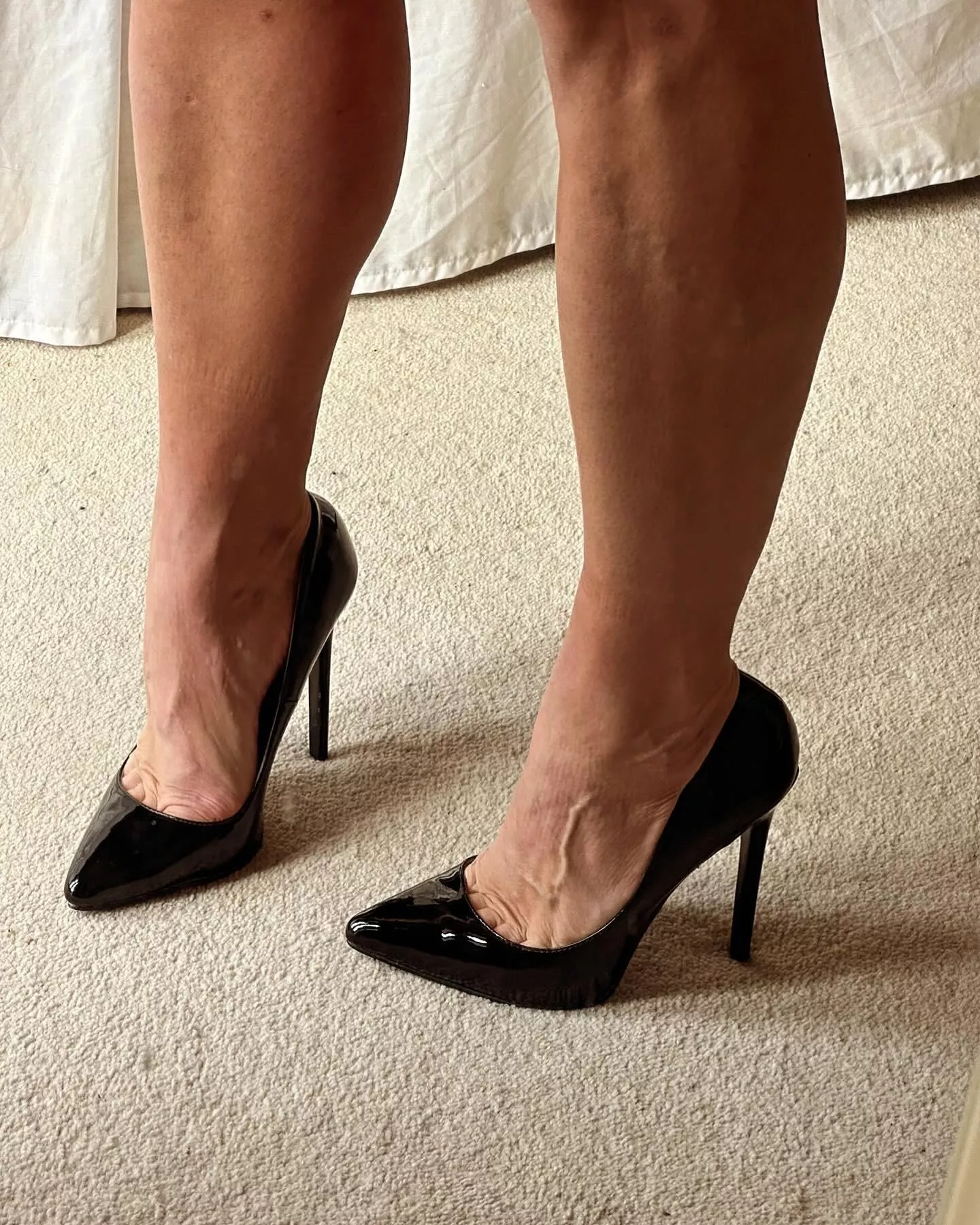 Don’t you just love toe cleavage posted by stellakissy