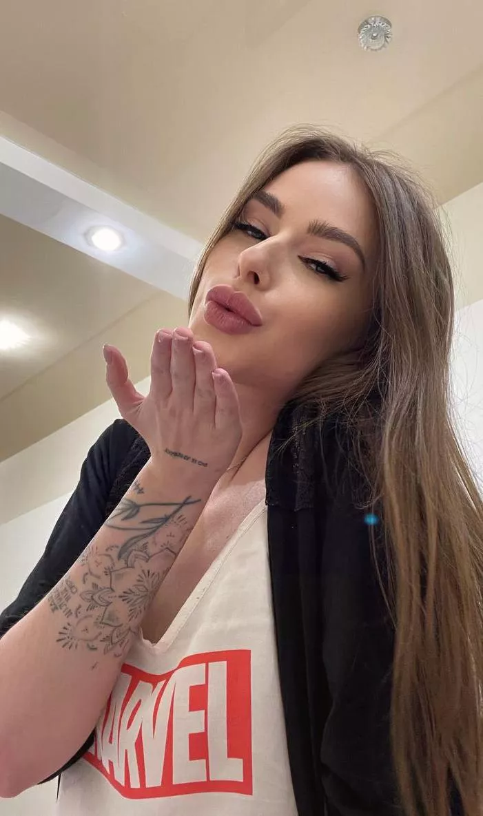 Get lost with me under the leaves? posted by Existing-Arachnid-92